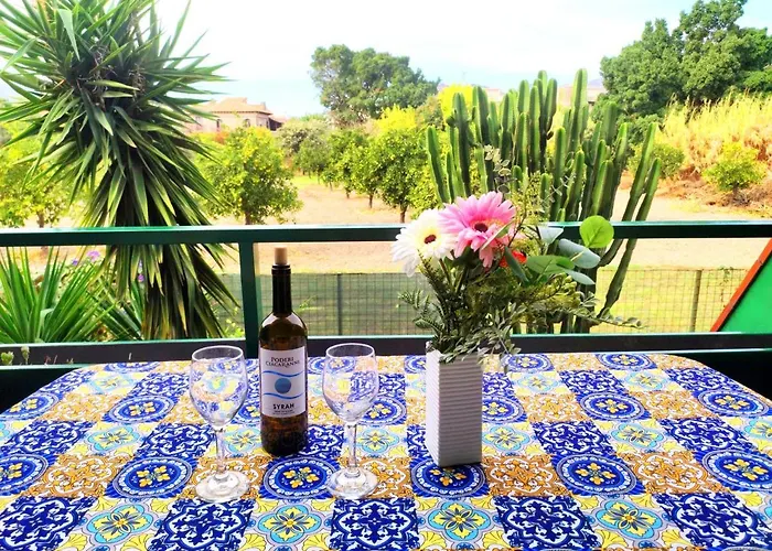 Casa Dei Fiori Con La Vista A Taormina